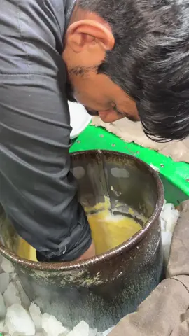 Peshawari Most Unique Ice Cream  Sheeryakh in ce cream#titokfood #viralfoods #foryoupage #fyp #streetfood @Foodie Salman 