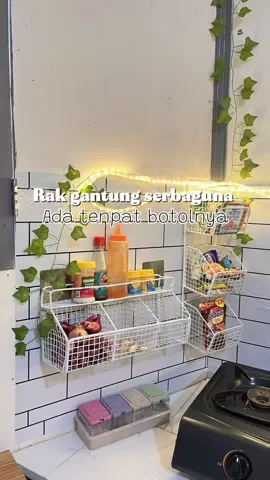 Ini sih multifungsi banget, bisa tempat bawang dan perbotolan juga😍 #raktrapesiumbotol #rakmultifungsi #rakbumbugantung #raksekatmultifungsi 