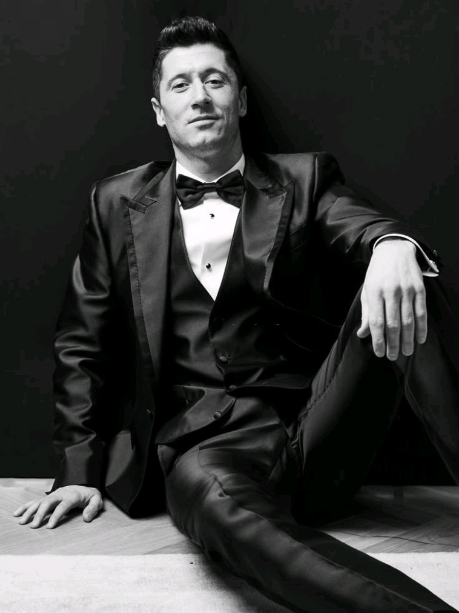 The best striker of our generation. And it's not even close. #fyp #xyzabc #footballtiktok #footballedit #lewandowski 