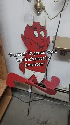 I have found that I think all shirly temple dolls look cursed and haunted🤣🤣🤣🤣🤣#cursedobjects #antiques #antiquestorefinds #haunted #antiquestorefinds 