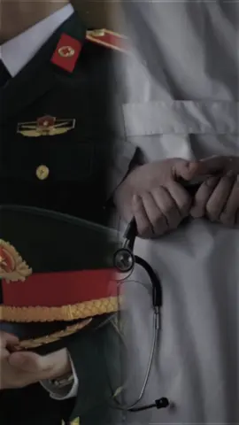 “Khoác áo blouse trắng nhưng trái tim luôn mang màu xanh áo lính- Đấy không ai khác chính là người lính bác sĩ quân y.”🫡❤️‍🔥🤍💚 #YQH #HocVienQuanY #bacsiquany #xhuonggggg#bodoicuho 