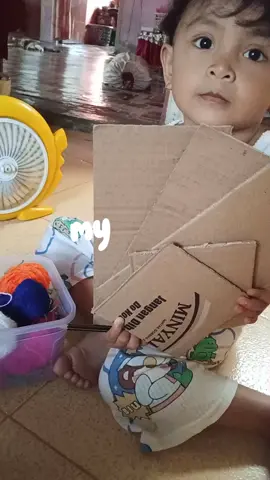 Ngajarin bocil buat kotak dari kardus