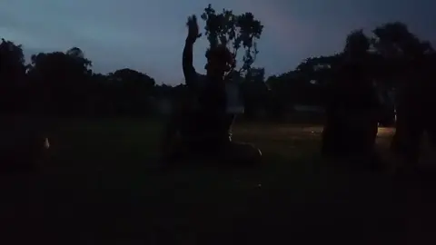 আমার ছোট্ট এক ভাই তার নাম মিনাস ভাই সে একজন সুন্দর এক গান পরিবেশন করছে তারা গান্ধীর ভালো লাগে লাইক করবেন সে একজন ভাইরাল ব্যক্তি তাকে বলা যায় সে তাকে সাপোর্ট করবেন আর আমি তাকে সাপোর্ট করব