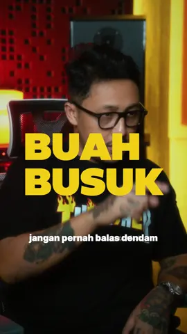 Buah busuk bakalan jatoh sendiri.. Sama halnya dengan niat dan hati yang busuk. Ga usah repot repot bales, bawa dalam sujud aja- sedapp!