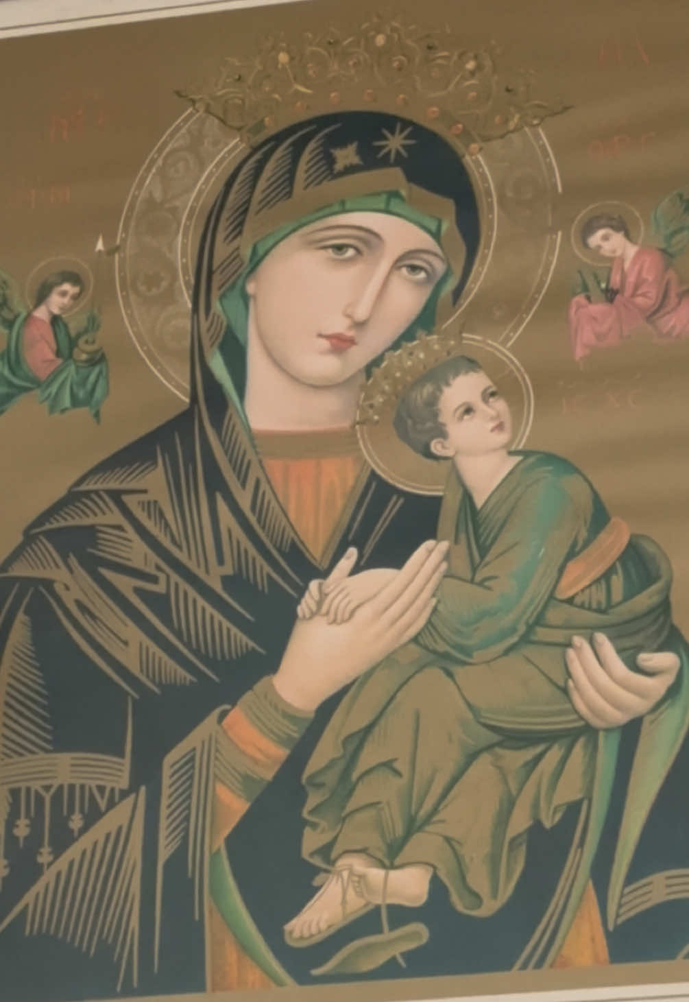 In Casares, a small town in rural Andalucía - in the province of Málaga, came across this Roman Catholic chapel (Ermita de La Virgen del Rosario del Campo). I was happy to see an icon of Our Lady of Perpetual Help (Παναγία του Πάθους / Theotokos of the Passion). Dating from the 15th century, it originated in Crete before being brought to Rome. Its style and theology are fully rooted in the Orthodox tradition, showing Christ foreseeing His Passion and clinging to His Mother. It is widely venerated in Roman Catholic devotion, but remains rooted in Orthodoxy.  #ourladyofperpetualhelp #nuestraseñoradelperpetuosocorro #theotokos #orthodoxicons #christianity 