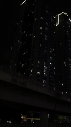 Từng con sóng đang xô cuộc đời tôi về đâu