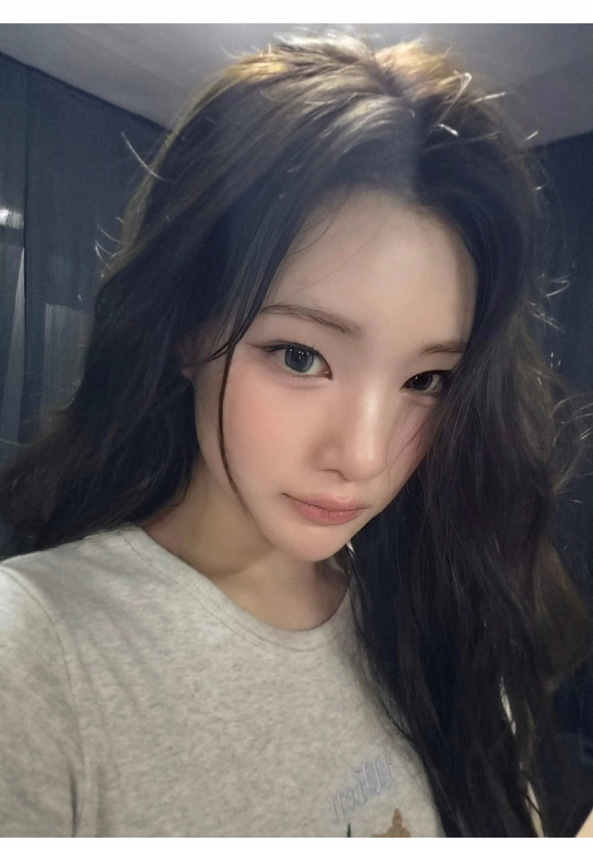 Juun black hair kena angin Jakarta 🧎‍♀️‍➡️🧎🏻‍➡️🙀🫶🏻 #juun #주은 #hearts2hearts #하츠투하츠 #h2h  cr. chocopurple