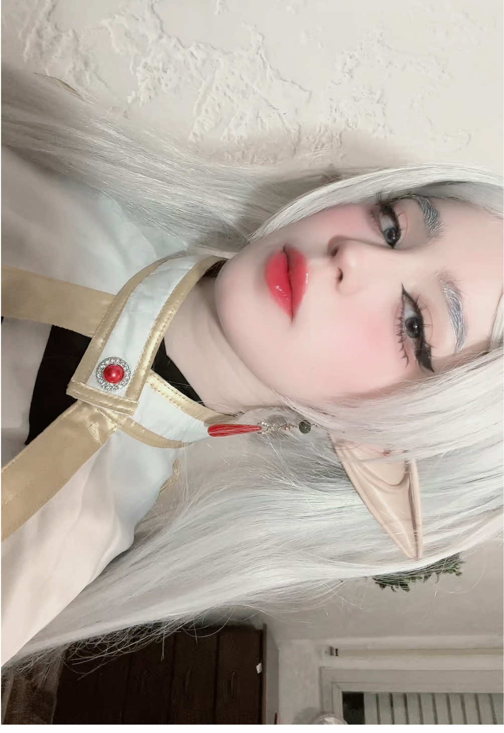 🥰🤍  #frieren #fyp #frierenbeyondjourneysend #animecosplay #girlcosplayer 