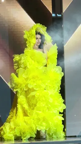 No words… just WOW. 😱 Emma Tiglao set the bar sky high 👑✨ Breathtaking, commanding the stage, kumakain ng airtime talaga! 🔥 Her performance = grabe… instant Best in Evening Gown! 💛✨ #EmmaTiglao #MissGrandPhilippines #EveningGownQueen #PampangaPride @emmatiglao @Cj @Miss Grand International 