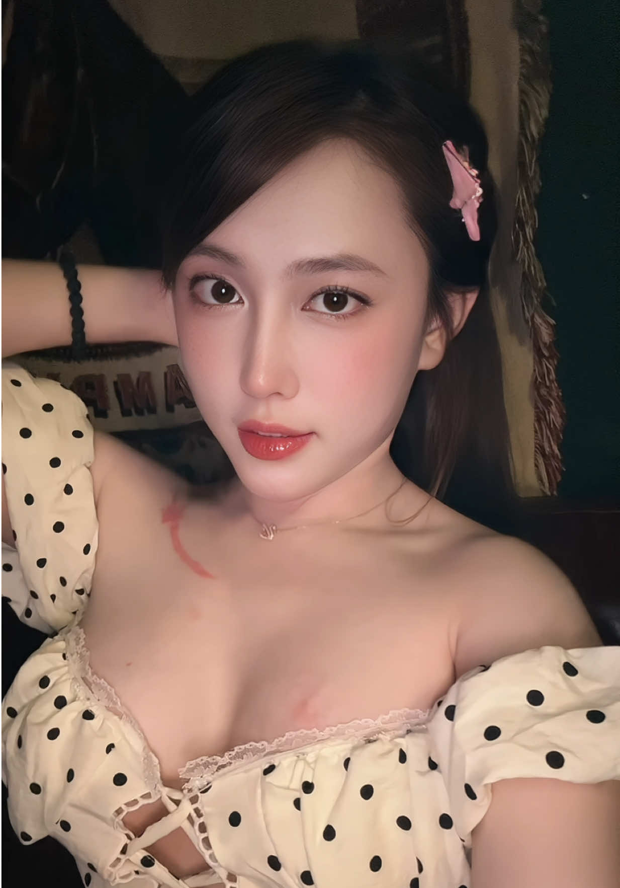 Khong biet anh dang ben ai? #cocktail #hiddenbar #terrablues #phanthiet 