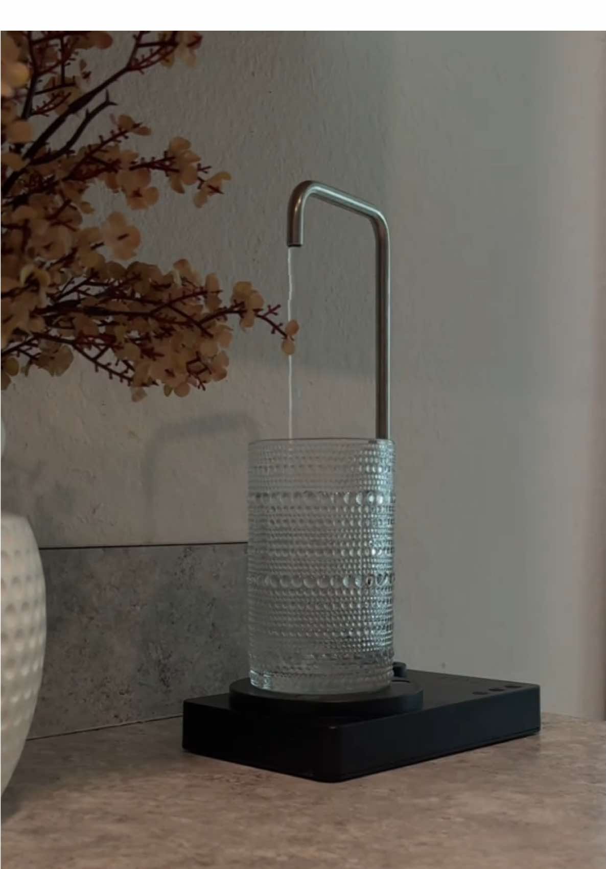 Goodbye eye sore water dispensers, hello aesthetically pleasing & matchy water dispensers 🤝🏼 This is also a better option for our family so our toddlers don’t accidentally burn themselves with the hot water option on traditional water dispensers 😌