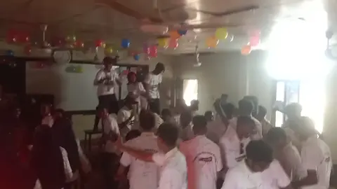 খাইরুল লো,, তোমার লম্বা,  মাথার চুল,, 😅🙂