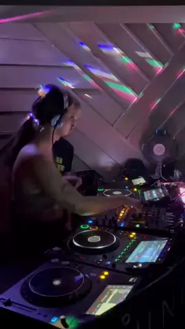 Little clip from my set at The Castle in London 🫶🏻❤️🥰 #djing #dnbmixing #dnbmusic #dnb 