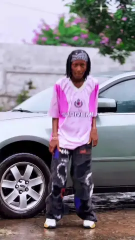 I'm not good at dancing like this oh ,this is just to appreciate each and every one of you for reaching me 10k followers. I pray 🙏 we grow together .🥲💯💯💯❤️🦅#Liberiabestfemaledancer #fantasticforcedancecrew #fyp #afroangel #liberiantiktok🇱🇷🇱🇷🇱🇷 