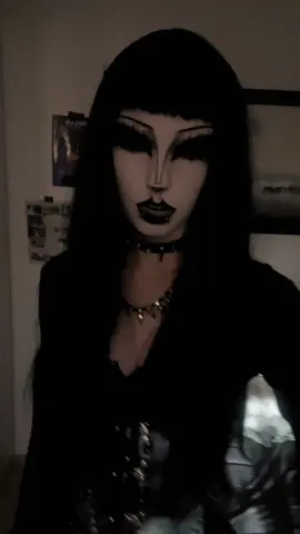 #viral #vampire #gothmakeup #alttok #goth 
