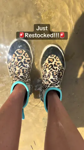 Replying to @Brandi’s Daily Dose | TEXAS these waterproof boots are the most comfy I’ve owned #waterproof #rainboots #deckboots #boatingshoes #rainboot 