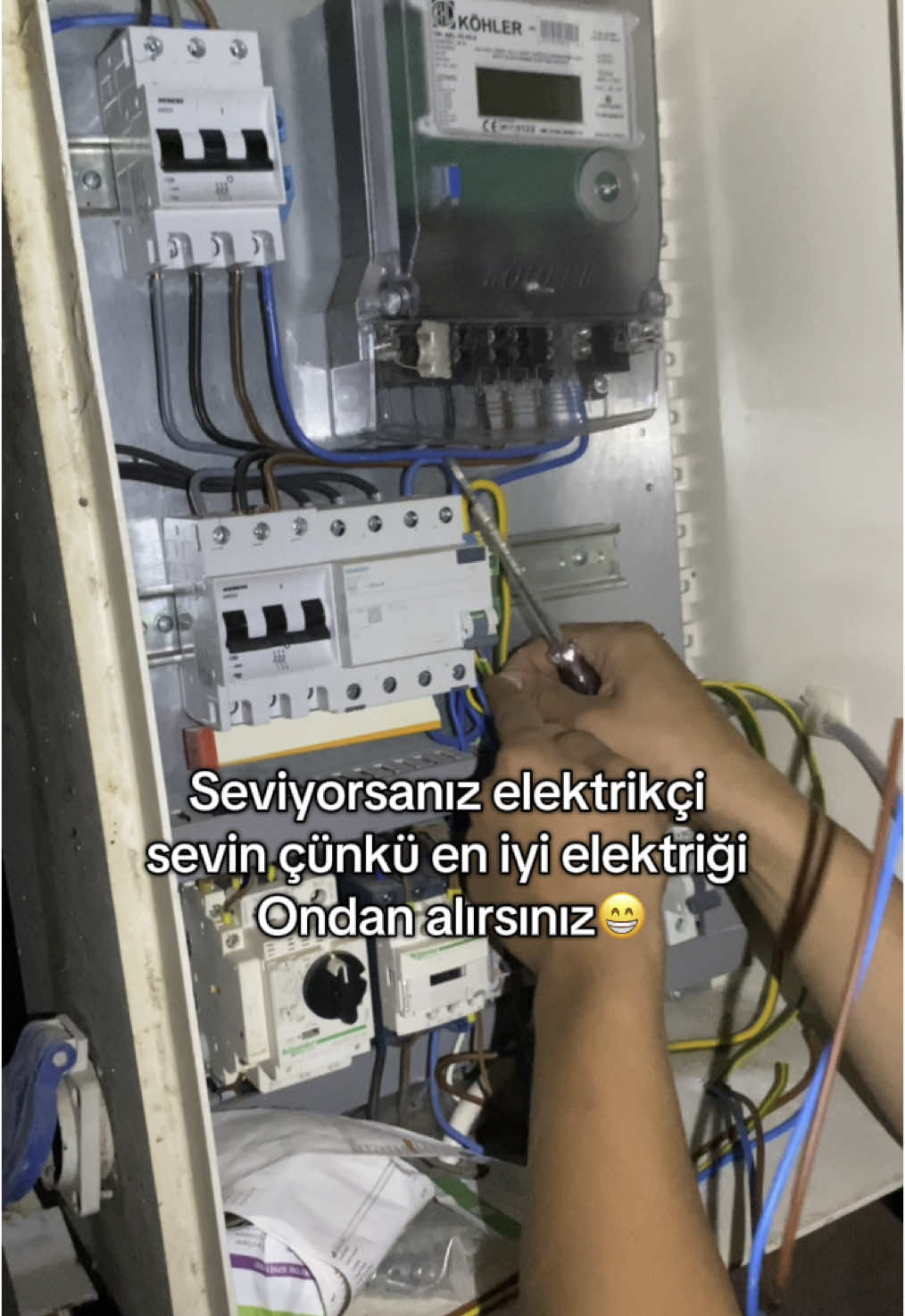 😁#alperenaydınlatma #elektriker #elektirik #elektronik #tesisat #mesem #çıraklıkegitim #sanayi #fyppppppppppppppppppppppp #fypage #kesfetteyiz 