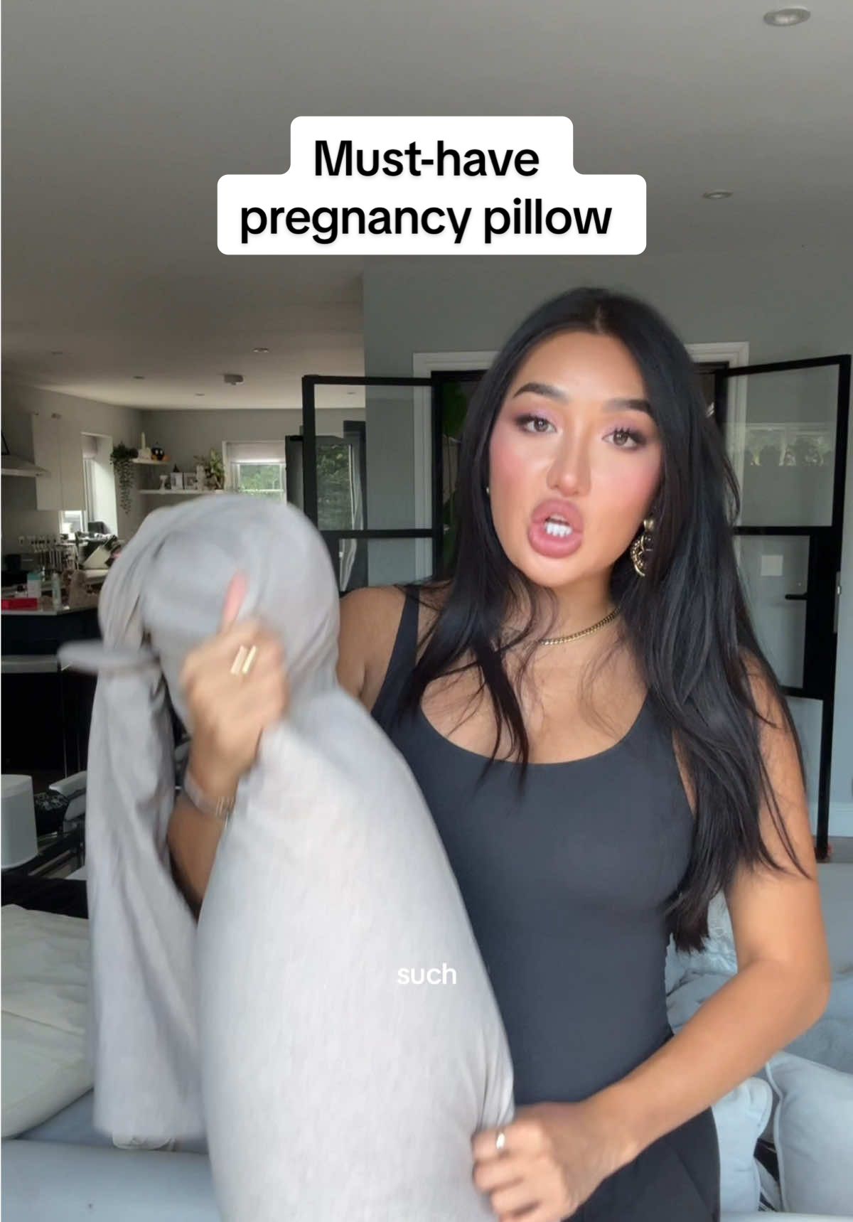 I finally got a proper pregnancy pillow. Why did I not get one sooner! @bbhugme Pregnancy Pillow  #pregnancytips #maternitymusthaves #firsttimemum #pregnancymusthaves
