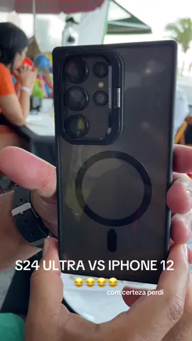 Qual você prefere ?? 😂😭 #iphonevssamsung #s24ultra  #viralvideo #viraliza #memesengraçados 
