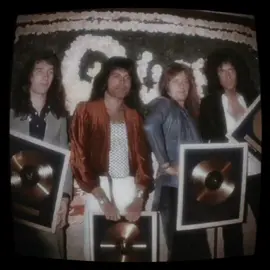Bohemian Rhapsody #paratii #viral #queen #tiktokpomemeenparati #freddiemercury #brianmayqueen #rogertaylor #johndeaconqueen