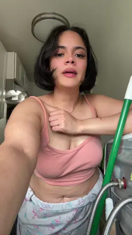 The hair on my chest is getting me mad😂