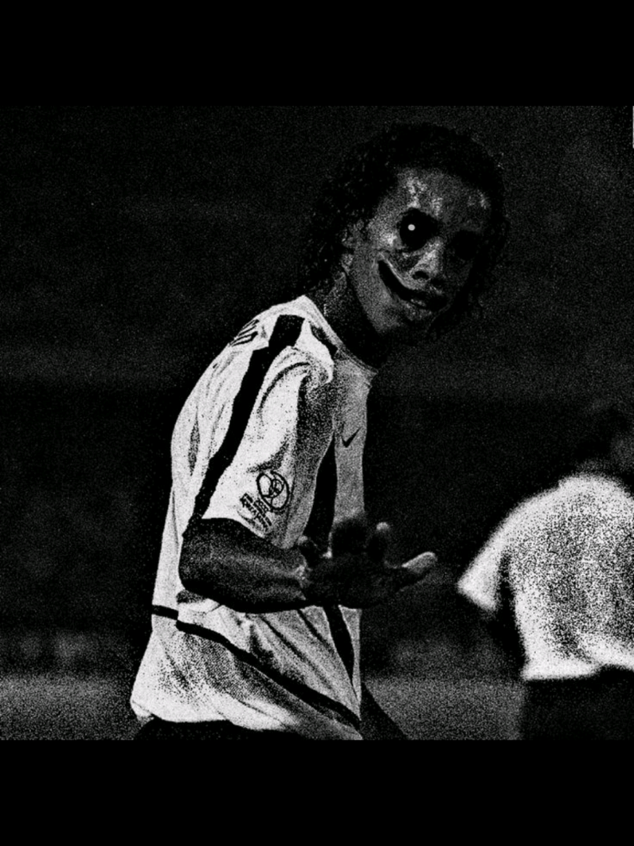 Ronaldinho on prime was scary💀 . . . #ronaldinho #edit #football #fyp #foryoupage 