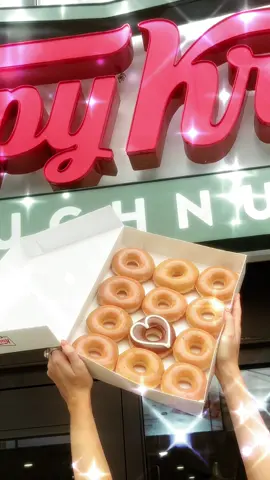 Yeah, we saw you drooling… so don’t just stare, snag the $7 dozen with $0 delivery THIS Monday night 🤤 Available starting at 5pm on 8/25 only! Offer available 8/25 only after 5 PM at participating U.S. Krispy Kreme shops only and is subject to product availability. See full terms at https://krispykreme.com/offers #krispykreme #doughnut #watchparty #offer #foodedit 