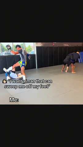 😂                                                                                                            #fyp #mma #muaythai #kickboxing #fighter 