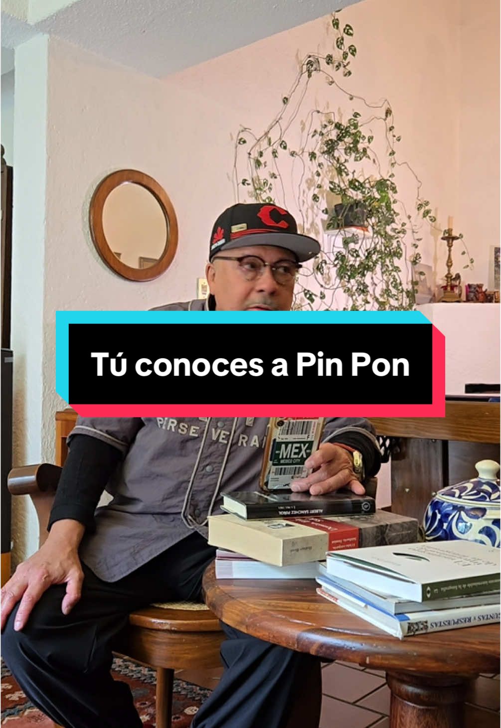 “Tú conoces a Pin Pon” con @Humberto Vélez Oficial  No les puedo explicar lo que este diálogo significa para mí. Sí se los puedo explicar, tengo literalmente tatuada esa escena, son los mejores 15 segundos de cine que existen en la historia del cine, y tuve el privilegio de leerla con el mismísimo Lord Farquaad. Este momento me hizo inmensamente feliz. Gracias por esto, Humberto. #shrek #lordfarquaad #humbertovelez #ibarrechejavier