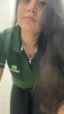 Tô viciada em dançar no banheiro da empresa o 
