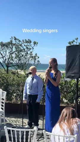 Noah and Lycke 13 yrs old singing at our Showmamas wedding💫#Love me like you do #elliegouldinglovemelikeyoudo  @Ellie Goulding 