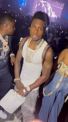 Life So Lit Lately Nigga Don’t Even Wanna Go To Sleep Might Miss Some 😂🤞🏾  #newdallas #yfnlucci #montana700 #zillionairedoe 