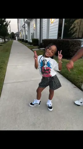 Daughter 🩷 little miss fashionista 💜 #firstdayofschool #kindergarten #cottononkids #fyp #daughter 