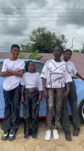 #who is that beautiful lady let me se you at the comment section 💐💐💐💐💐💐💐@MASSMELLO 