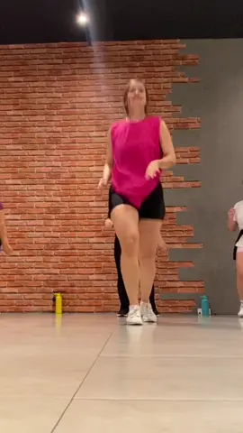 Finalzinho de domingo e eu já tô no gás pra iniciar a semana com mta dança e energia positivaaaaa! 🤩