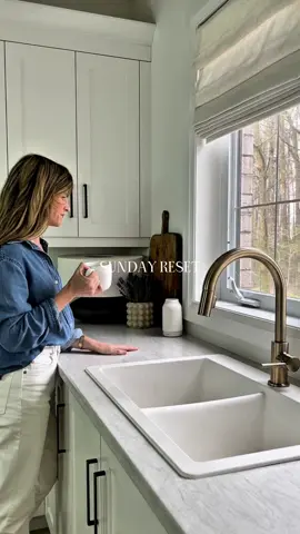 A Sunday Reset can be as simple as a small ritual to refresh your mind. Turning on your diffuser on a Sunday morning, before the house stirs, allows you to enjoy a few quiet moments with your thoughts — a great way to mentally prepare for the week ahead. ☕ P.S. All our Air Scent Refills are 100% natural, clean, vegan and cruelty-free. Video by @athomewithcate  #sundayreset #homedecor #kitchengadgets #homescents #sunday 