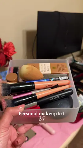 Don’t judge I am in tech too. I had sanitized the table before setting up.  Kit by @Byootique  #makeupartist #bridalmakeupartist #bayareamakeupartist #makeupartist #bayareahairstylist #