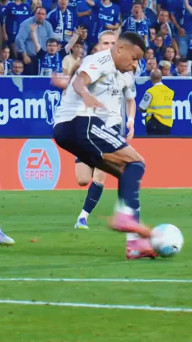 El control de Mbappé en el primer gol del Madrid ante Oviedo ⚽️🔥👏🏻 #mbappefanx #mbappeedit #mbapperealmadrid 