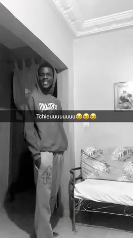Tchieuuu😂@Le_DoDo🕴🏿 @chr!st.👴🏿 @eliegbehi #fyppppppppppppppppppppppp #pourtoi #viral #fyp 