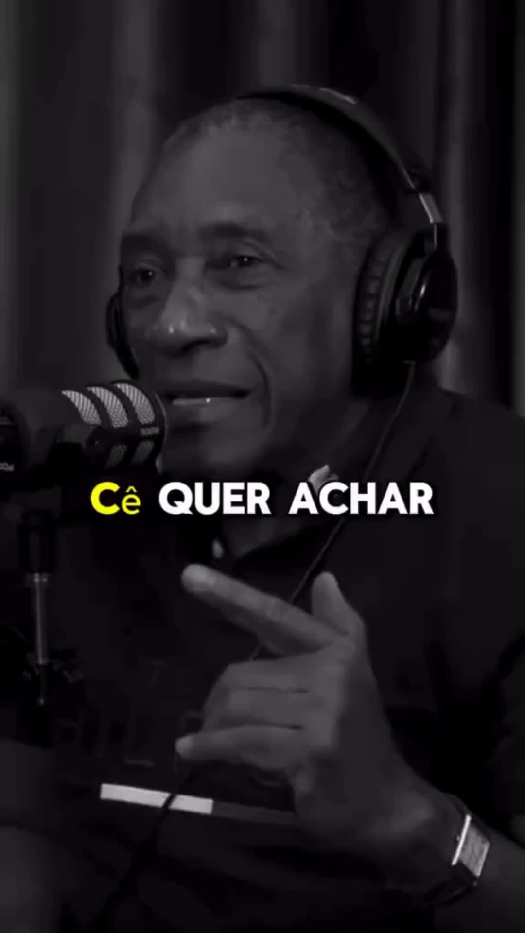 O seu maior inimigo e o seu maior aliado moram no mesmo lugar: na sua mente. É você quem perde o controle de si mesmo. Por isso, administre seus sentimentos, seus pensamentos, suas atitudes. É daí que nasce a energia que constrói ou que destrói. Pare de se preocupar com os outros e se preocupe com você! 👊🏾🤩