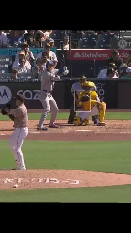 Shohei connects for #45! He'd tied back up with Kyle Schwarber for the NL lead! #ShoheiOhtani #MLB #fyp 