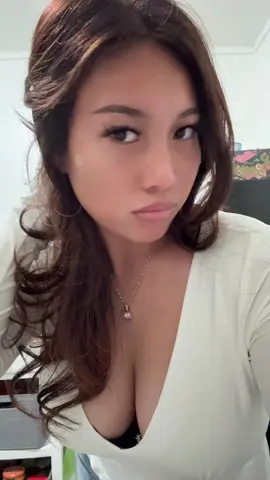 Yesss white tees#fypシ #xyzbca #basicoutfit #fallfashion #asiangirls 