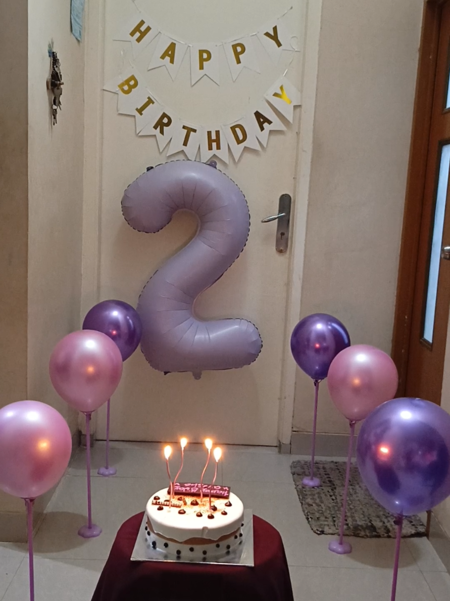 masyaallah, selamat ulang tahun yg kedua anak bayi mamah. sehat slalu ya nak, terlalu banyak doa mamah kalo di ungkapkan disini.  #isturning2#birthdaygirl#trendbrithday#birthdaycake#babygirl😘😘😘❣️❣️❣️ 