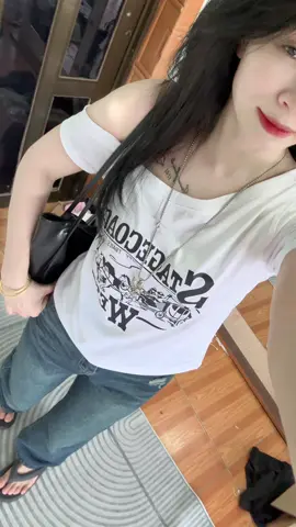 Áo thun lệch vai#aothunlechvai #aothunnudep #xh 