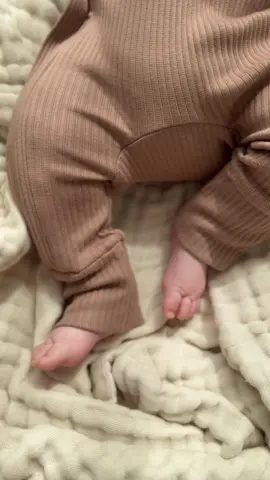 Chocolate brown outfits are our fav 😍🤎 #cutebabyvideos #cutebabyboy #newbornsnuggles #cutebabyoutfits 