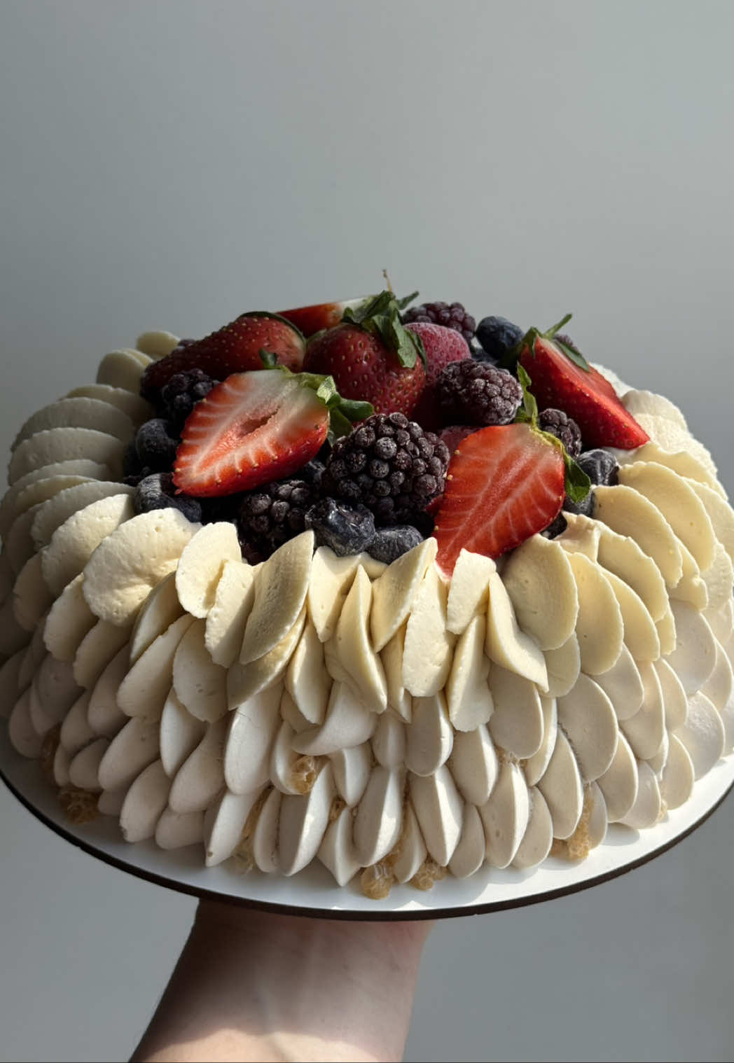 Pavlova!!!  #fyp #pavlova #cake 