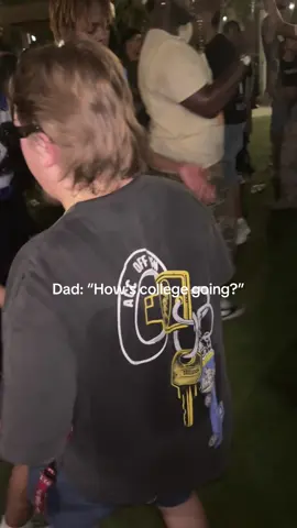 😂Meanwhile…. #nupetok #nupes #collegelife 