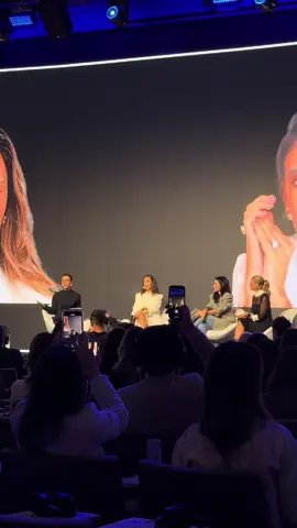 Encontrando Silvia Braz num evento que reuniu os 500 maiores injetores da América Latina  #silviabraz #dermatologia #fly #harmonizacaofacial #galderma 