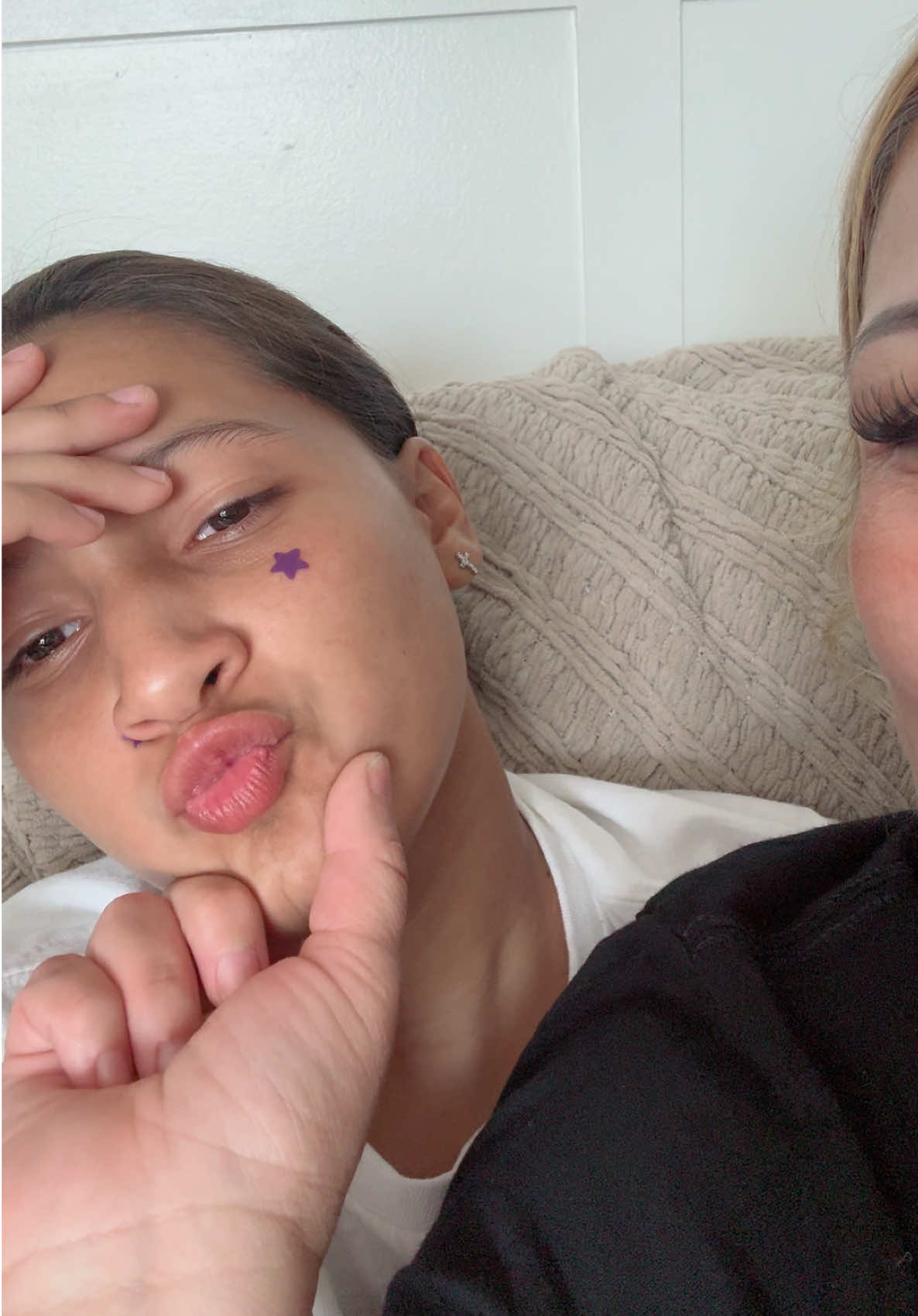 Gotta capture these rare teen moments😂 #tati #teenager #momlife #momdaughter #fyp 