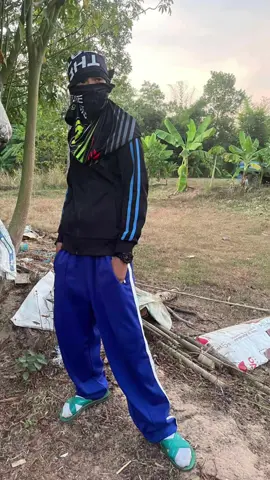 อยากเป็นเด็กใต้ต้องทำไง#นนท์น้อย #แก๊งthailaos 